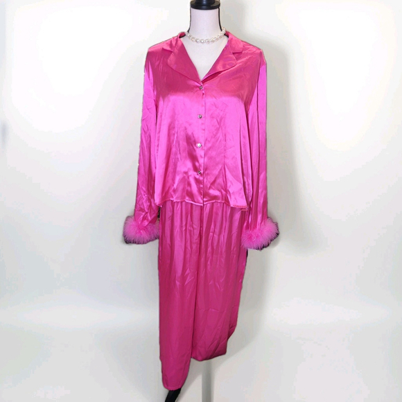 Women's Pink Satin PJ set With Fluff Fuzzy Sleeves Size Large - Picture 2 of 16